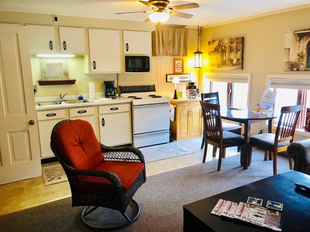 Galena Penthouse Overlooking Main Street With Free Off Street Parking Eksteriør billede